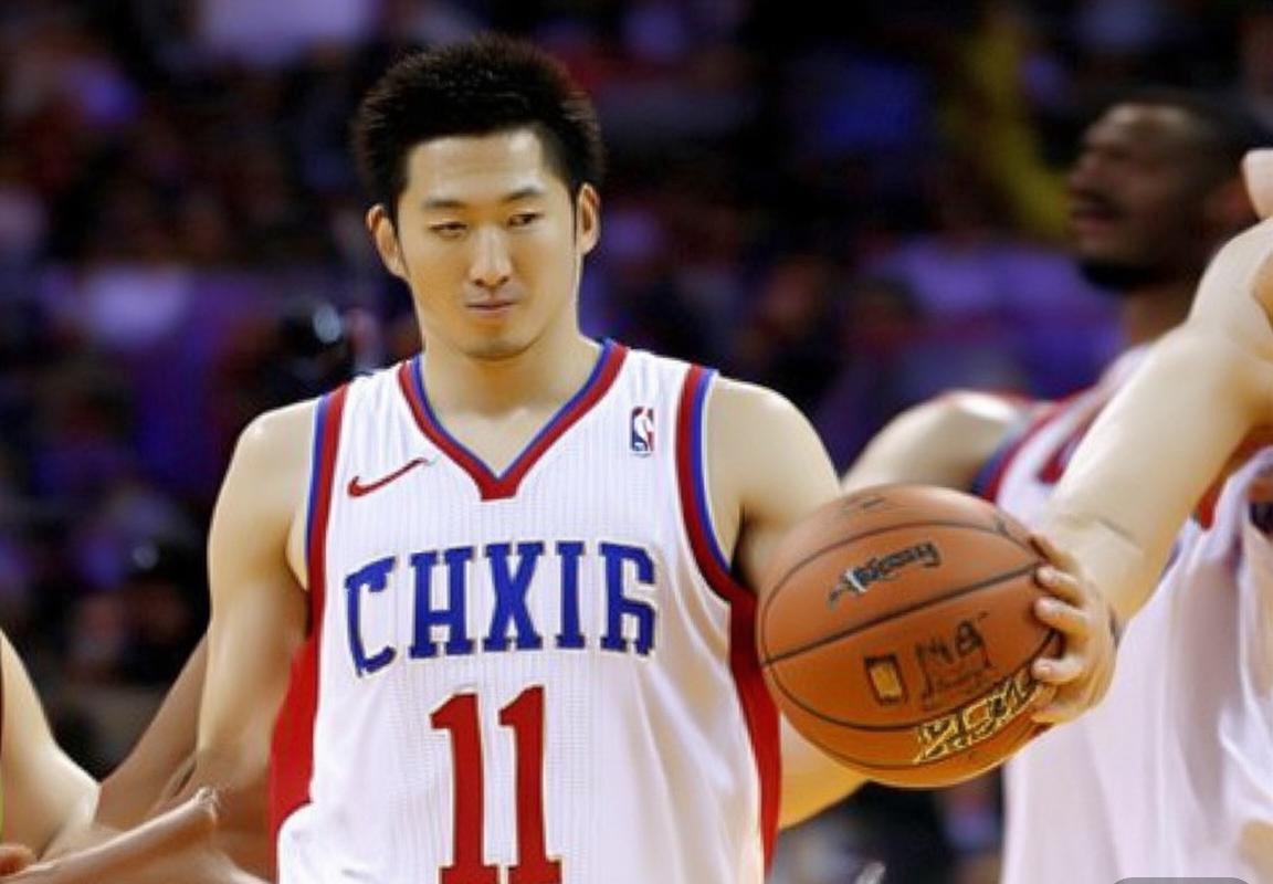 湖人险胜勇士改写NBA常规赛西部排名，季后赛卡位战白热化